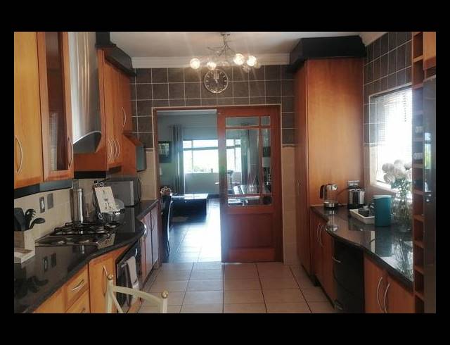 4 BEDROOM HOUSE FOR SALE IN GLENVISTA